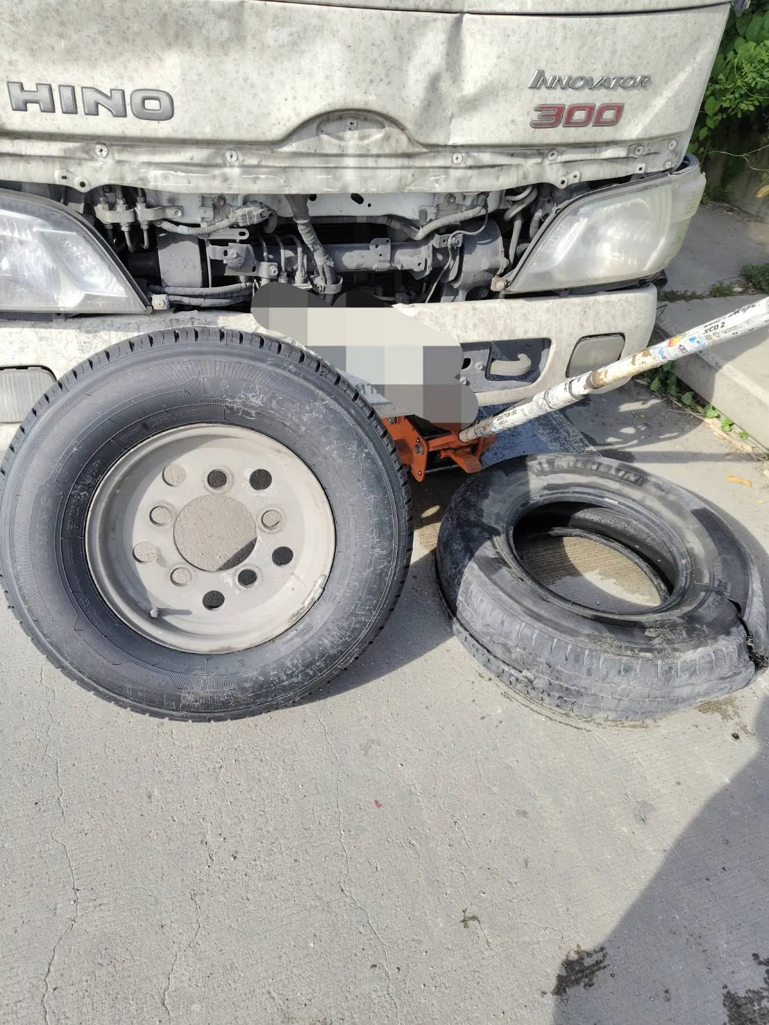 ผลงานเปลี่ยนยางนอกสถานที่ กลางวัน บางนา