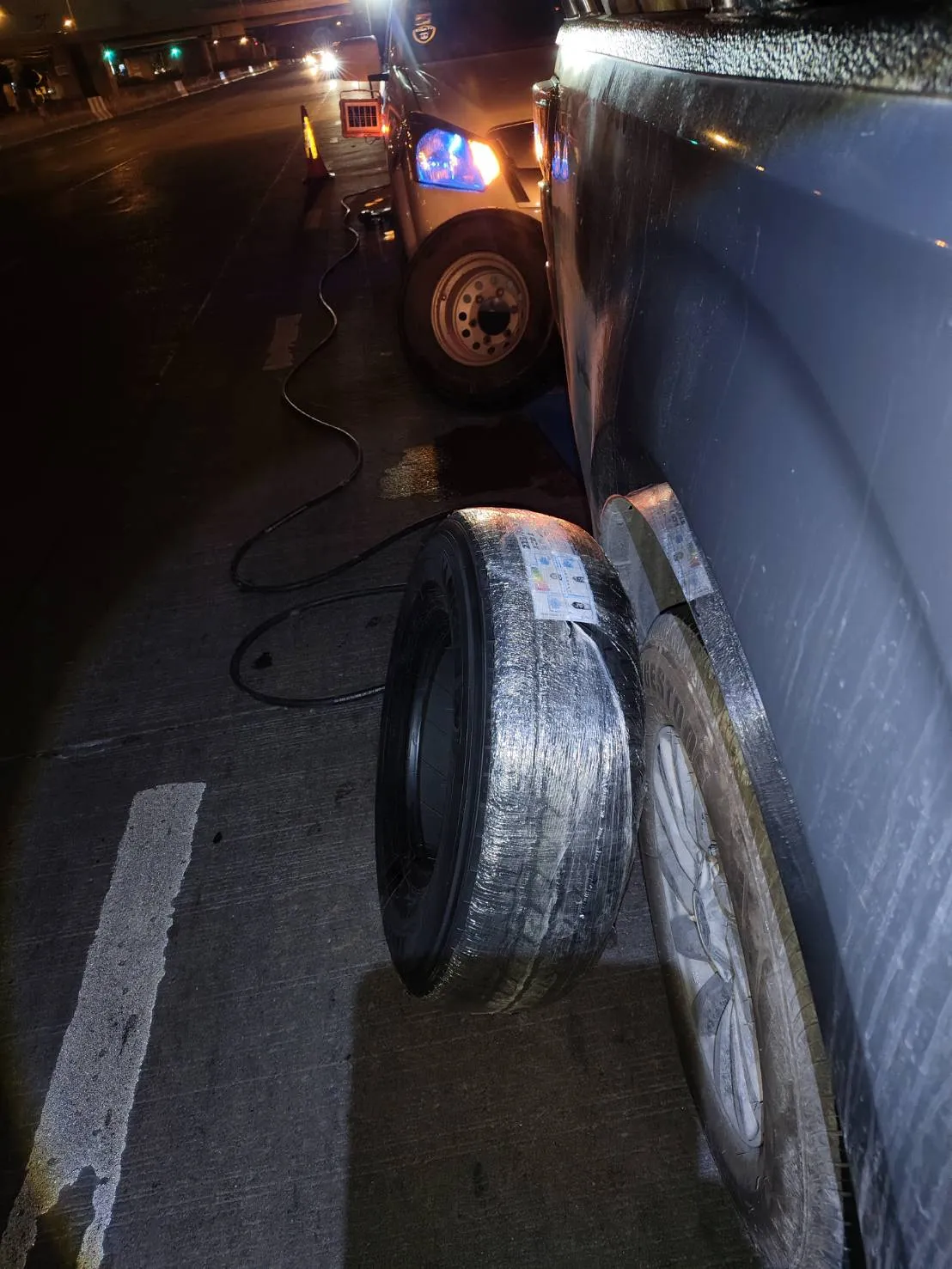 ผลงานเปลี่ยนยางนอกสถานที่ กลางคืน เกษตร-นวมินทร์