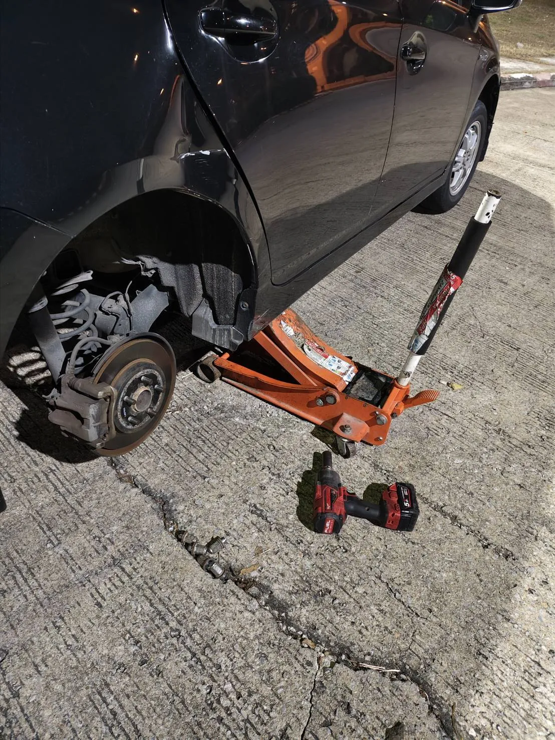 ผลงานปะยางนอกสถานที่ กลางคืน ร่มเกล้า